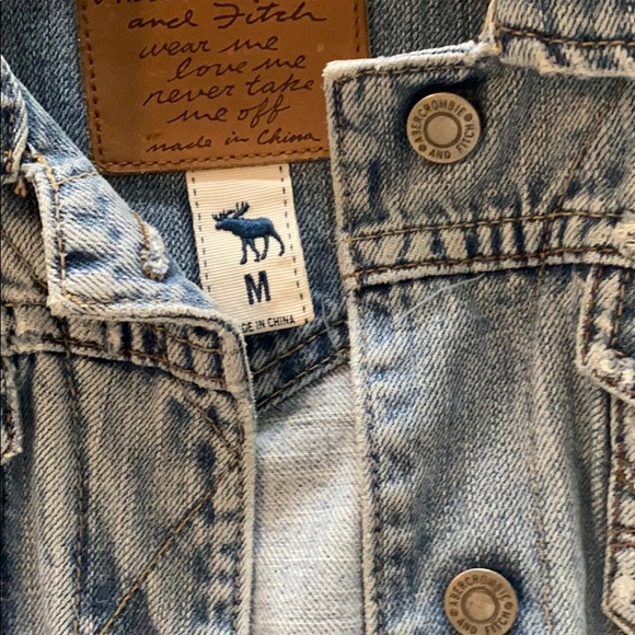 Distressed Abercrombie jacket - Picture 2 of 4